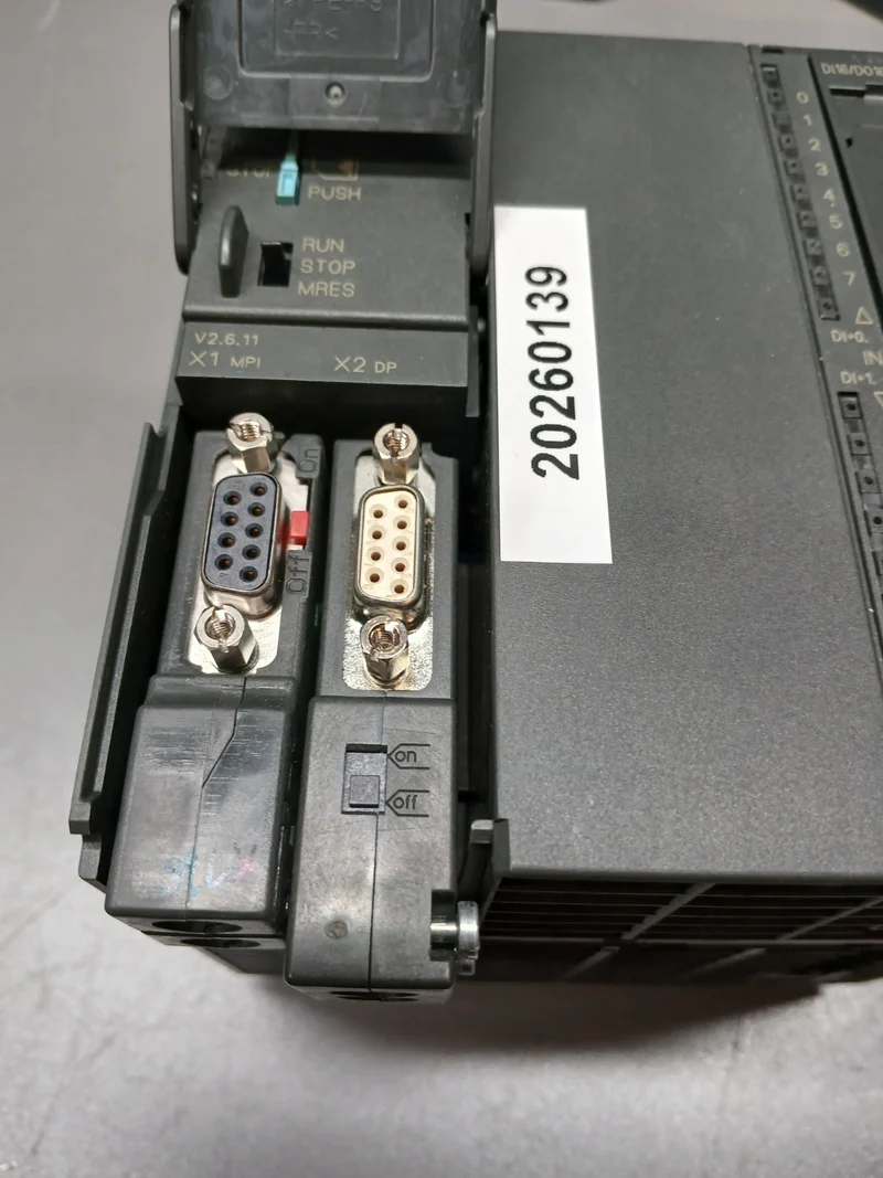 Siemens SIMATIC S7-300 CPU313C-2 DP 6ES7 313-6CF03-0AB0 + 6ES7 313-6CF03-0AB0