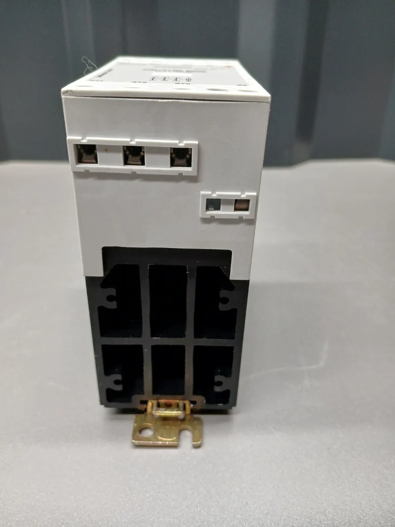 Carlo Gavazzi RJ3A60D20 Halbleiterrelais Semiconductor RJ3A60D20