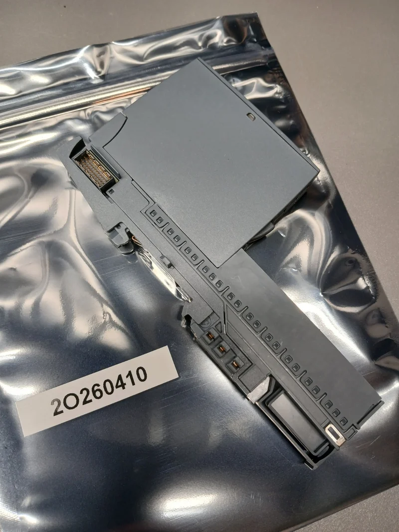 Siemens Simatic S7 6ES7 132-6BH01-0BA0 Ausgangsmodul + 6ES7 193-6BP20-0BA0