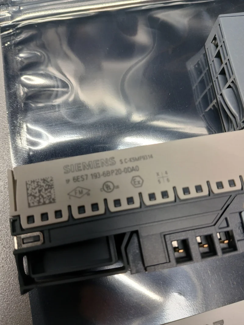 Siemens Simatic S7 6ES7 134-6GD01-0BA1 Analog-Eingangsmodul 6ES7 193-6BP20-0DA0