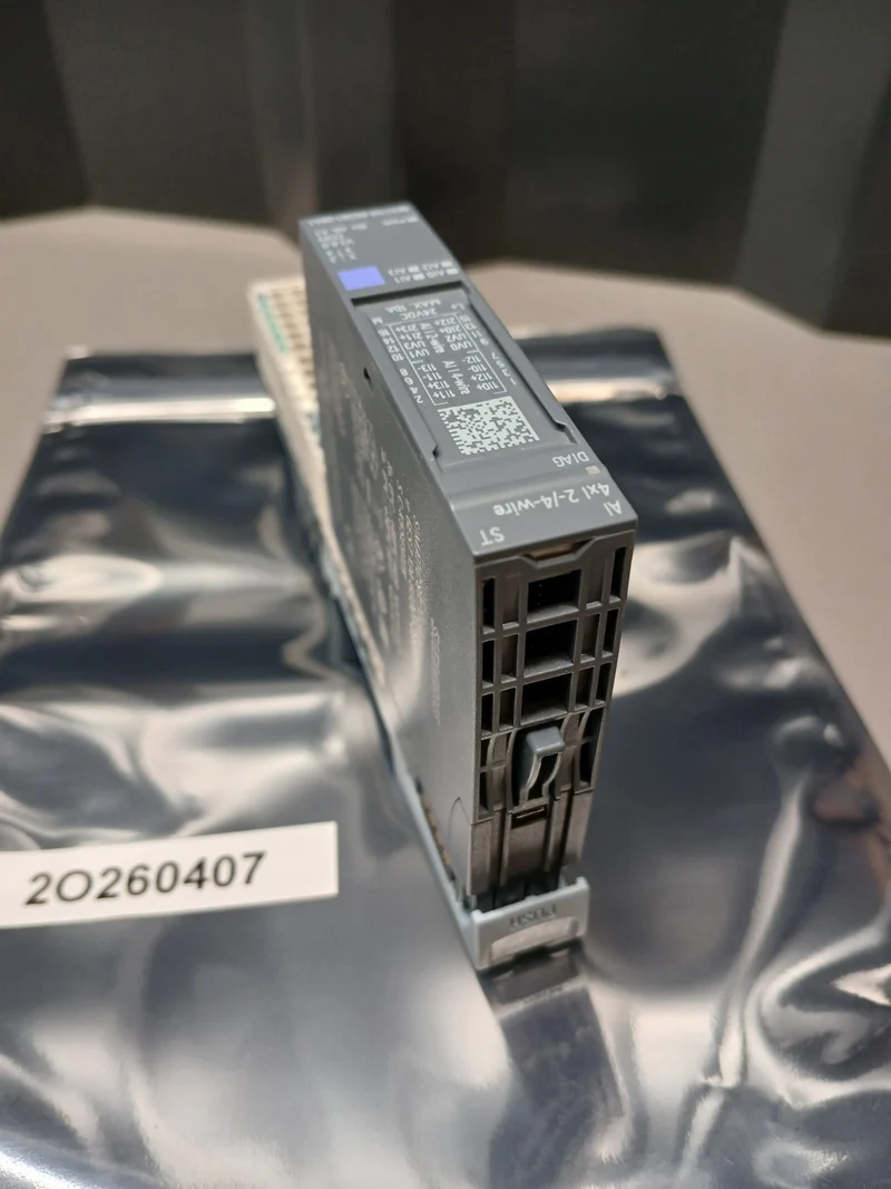 Siemens Simatic S7 6ES7 134-6GD01-0BA1 Analog-Eingangsmodul 6ES7 193-6BP20-0DA0