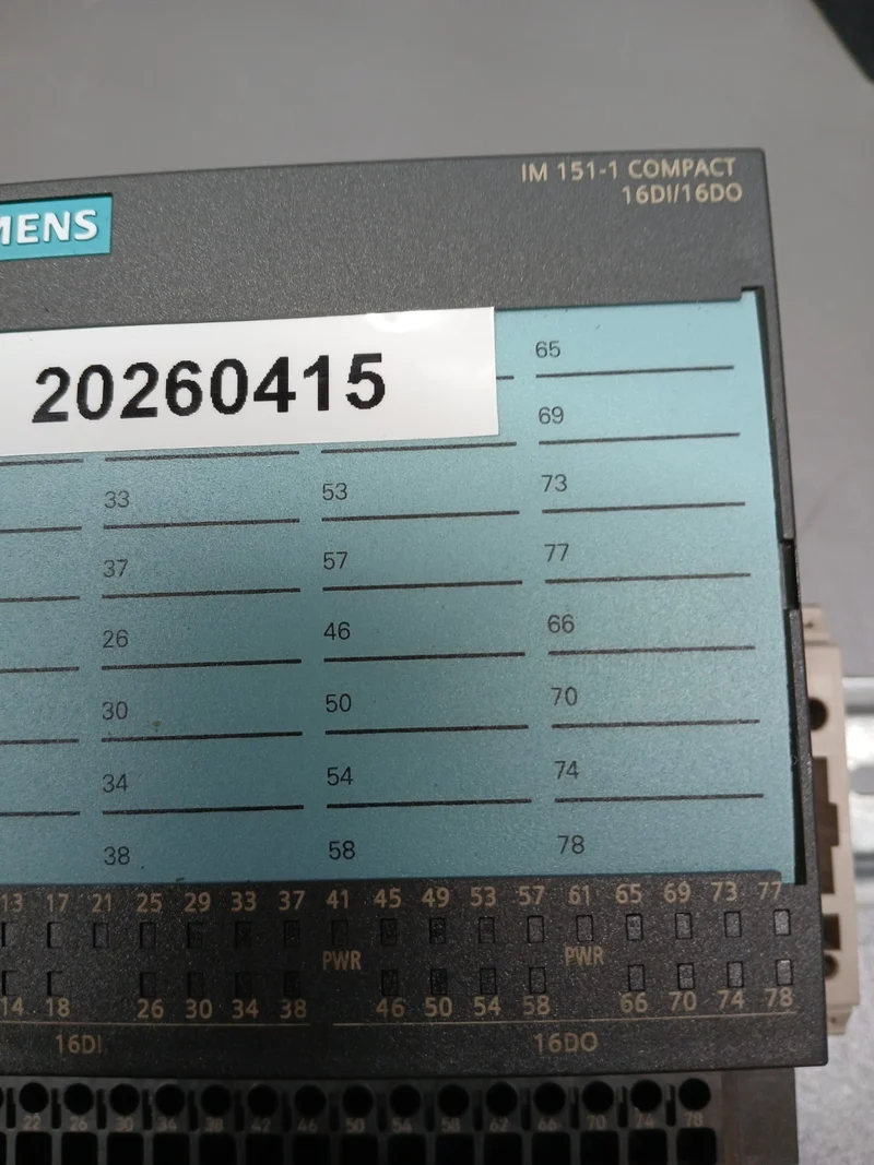 SIEMENS IM 151-1 COMPACT 16DI/16DO / 6ES7 151-1CA00-3BL0