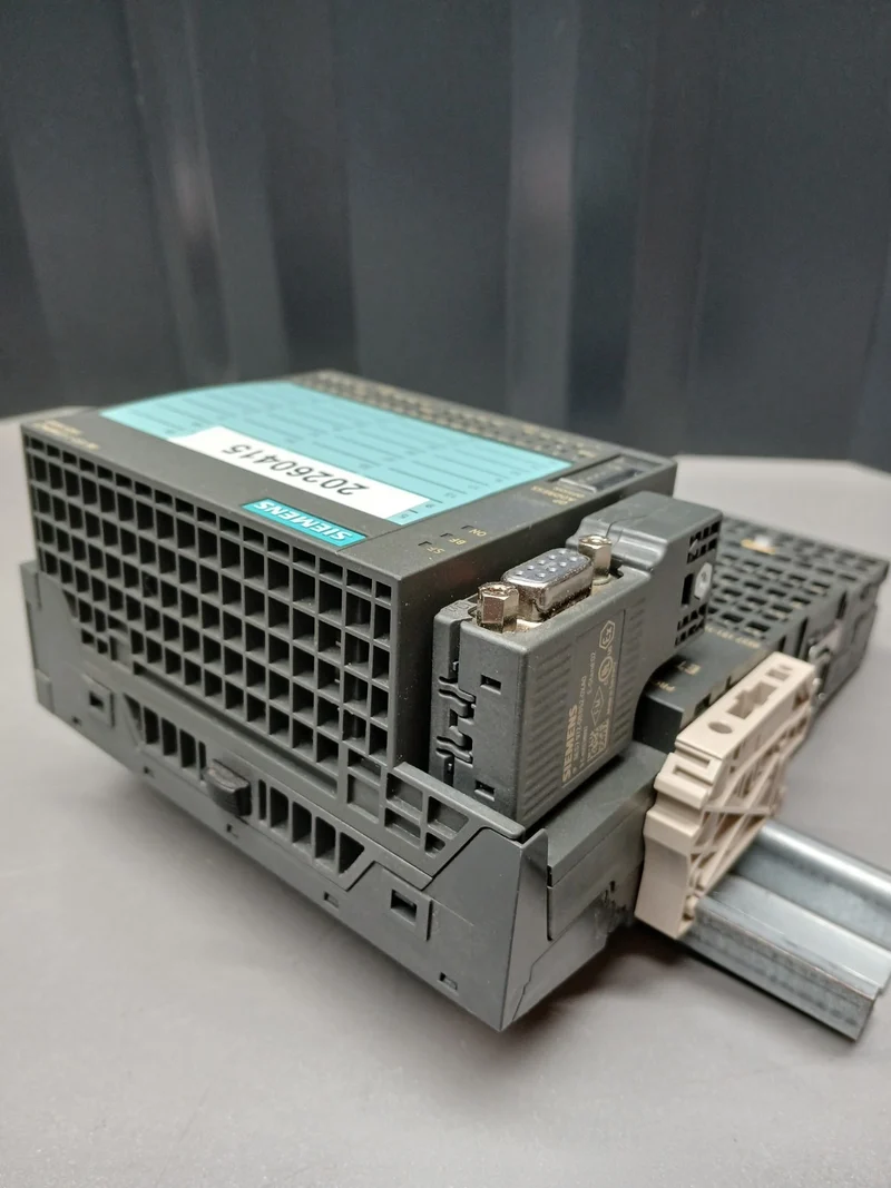 SIEMENS IM 151-1 COMPACT 16DI/16DO / 6ES7 151-1CA00-3BL0