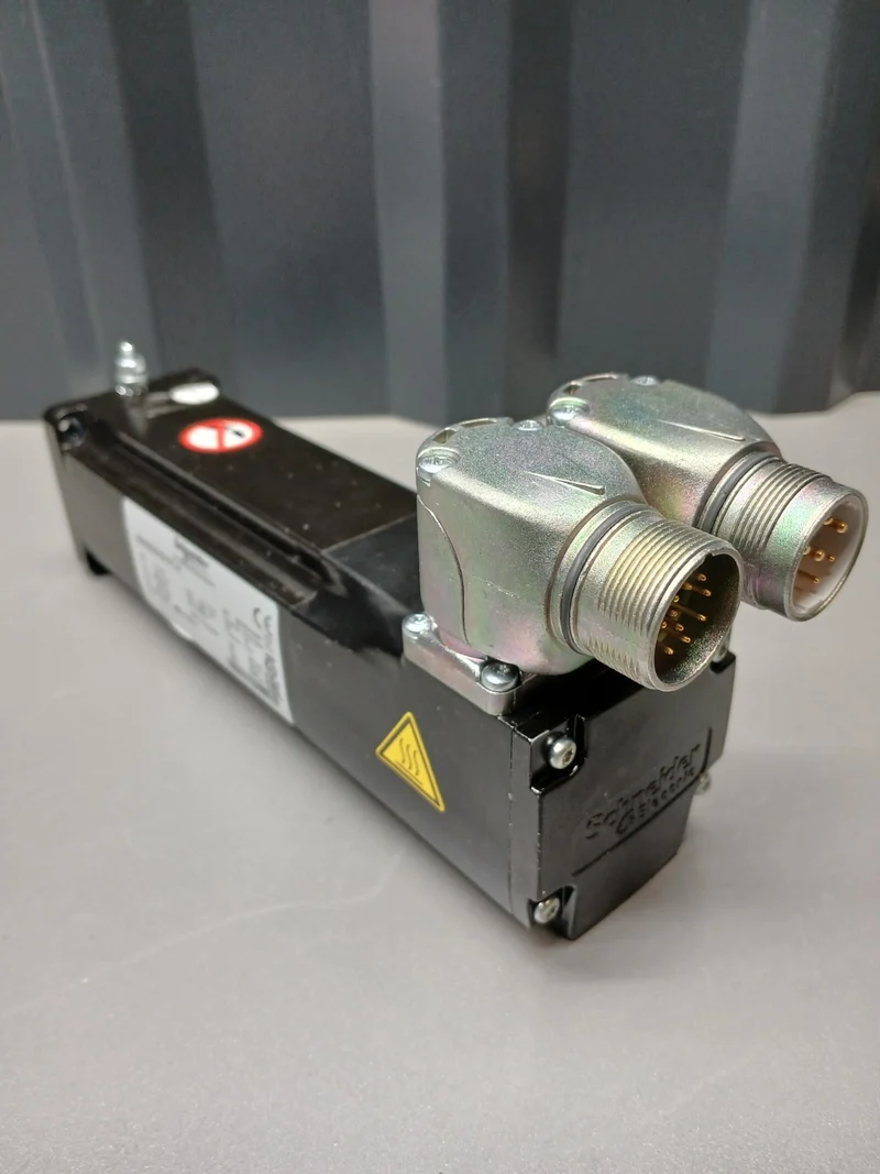 Schneider Electric BSH0553T01F2A Servomotor