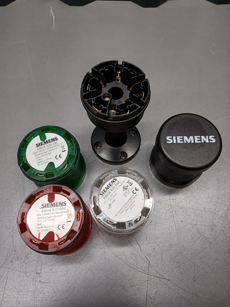 Siemens Signalleuchte 8WU4 408-0AB, grün weiss rot und Sirene