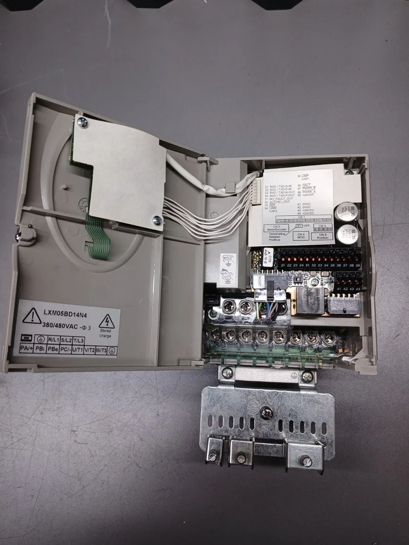 Schneider Electric Telemecanique LXM05BD14N4 Servoverstärker