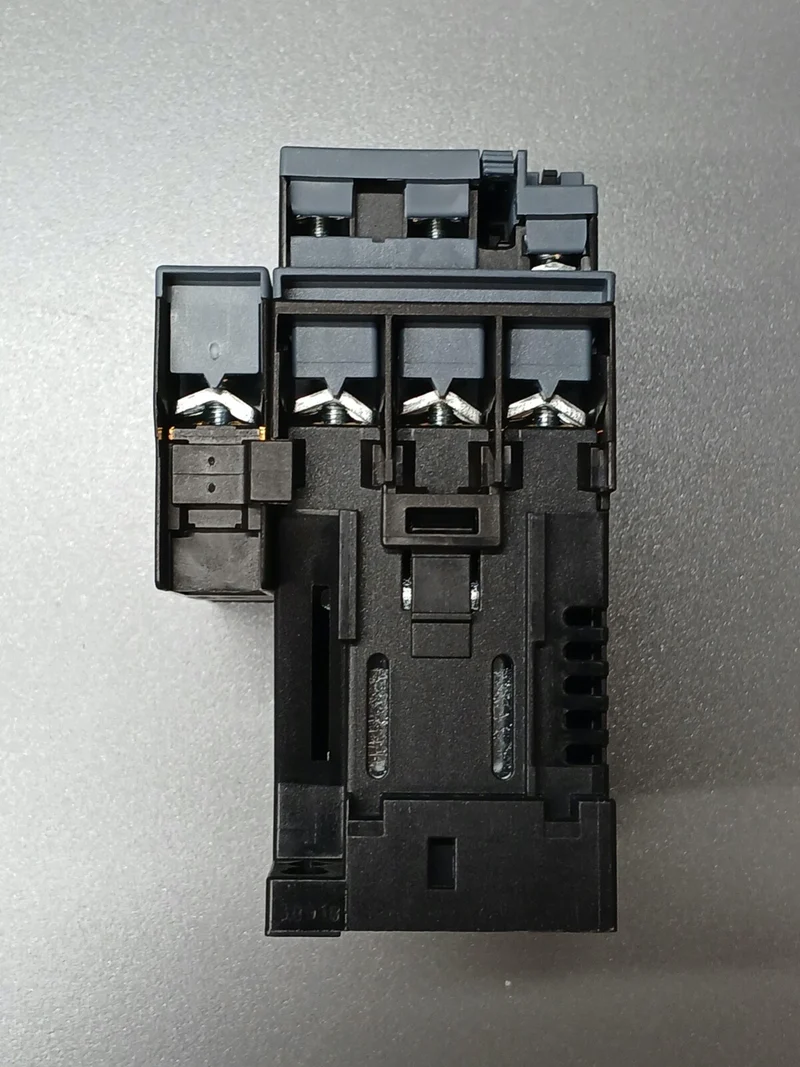 Siemens Schütz 3RT2325-1BB40 SIRIUS 24V 60A DC Schaltleistung