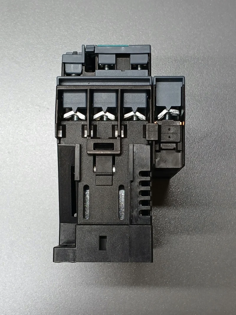 Siemens Schütz 3RT2325-1BB40 SIRIUS 24V 60A DC Schaltleistung