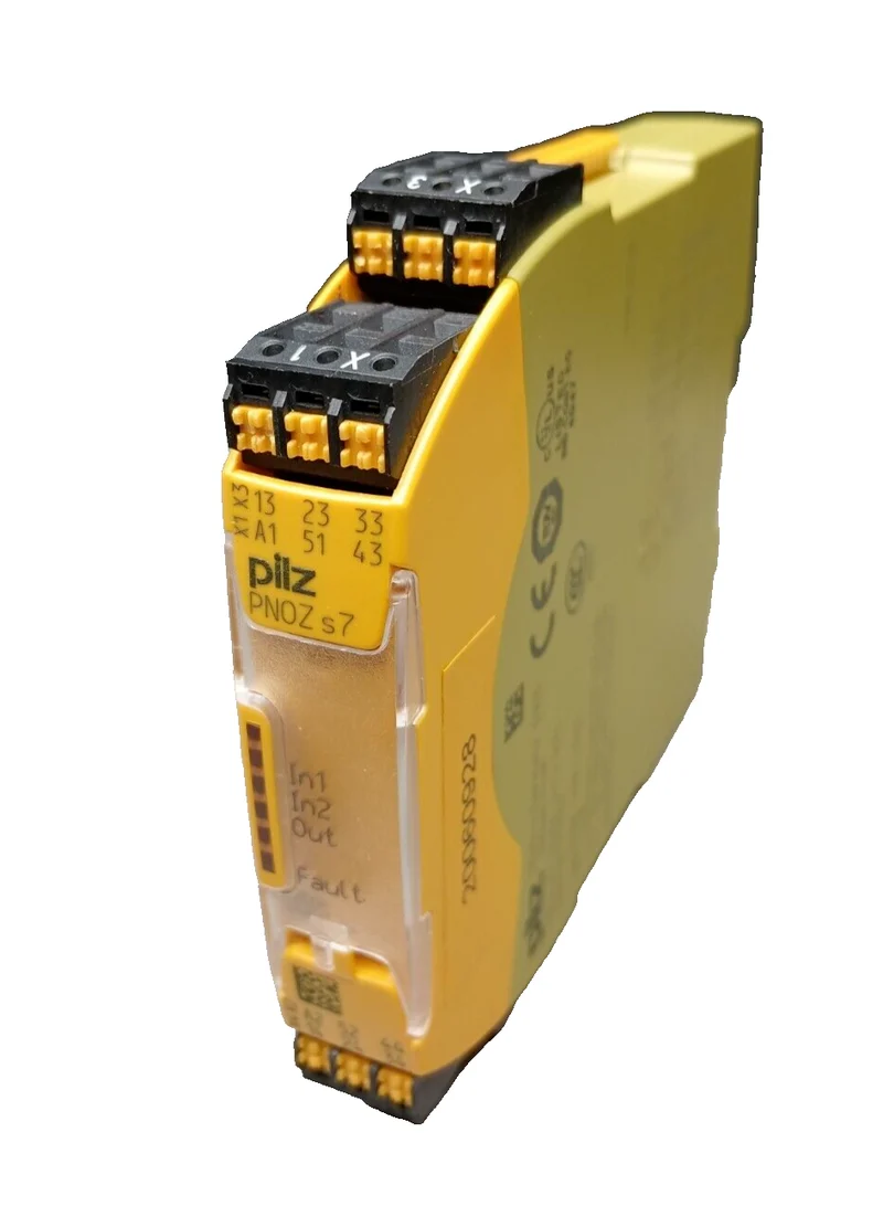 Pilz PNOZ s7 c 24VDC 4n/o 1n/c Ident No 751107