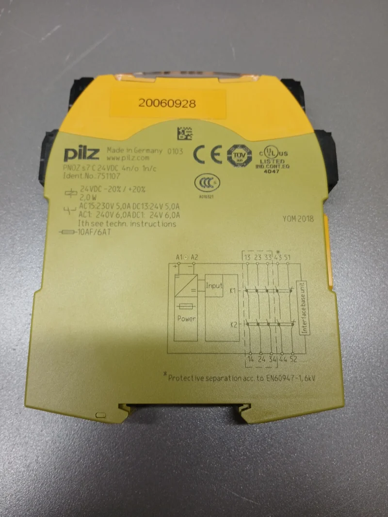 Pilz PNOZ s7 c 24VDC 4n/o 1n/c Ident No 751107