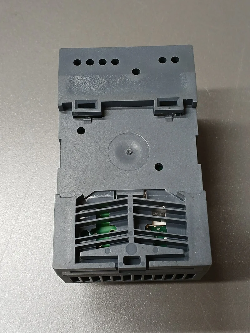 Siemens LOGO! Power 6EP1311-1SH03 Netzteil 5V 3A 100-240V AC DIN-Rail
