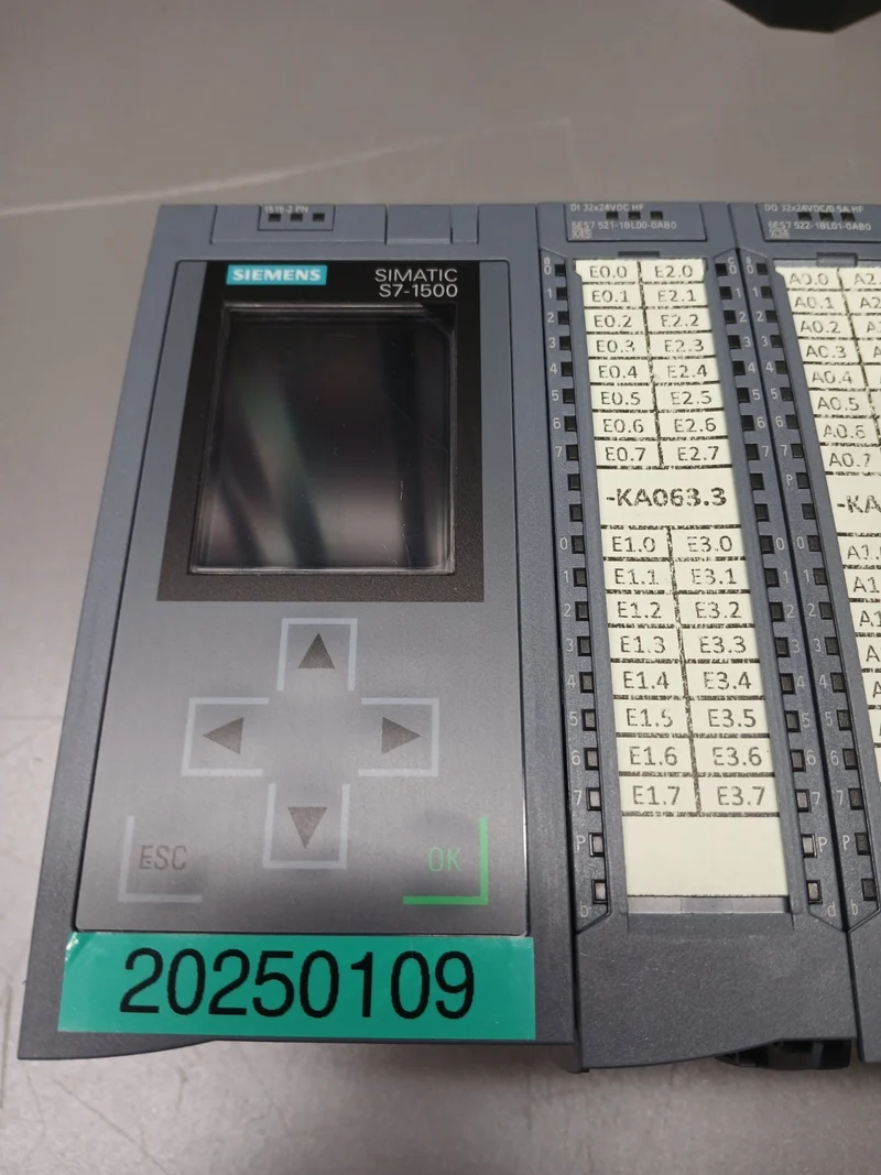 Siemens SIMATIC S7-1500 mit Zubehör siehe Bilder