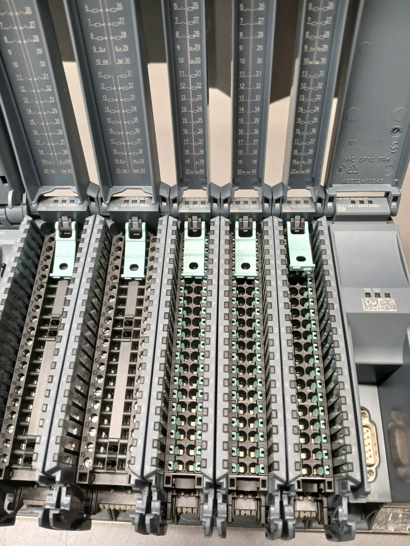 Siemens SIMATIC S7-1500 mit Zubehör siehe Bilder