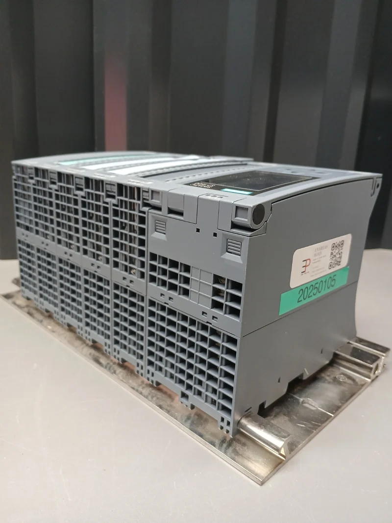 Siemens SIMATIC S7-1500 mit Zubehör siehe Info