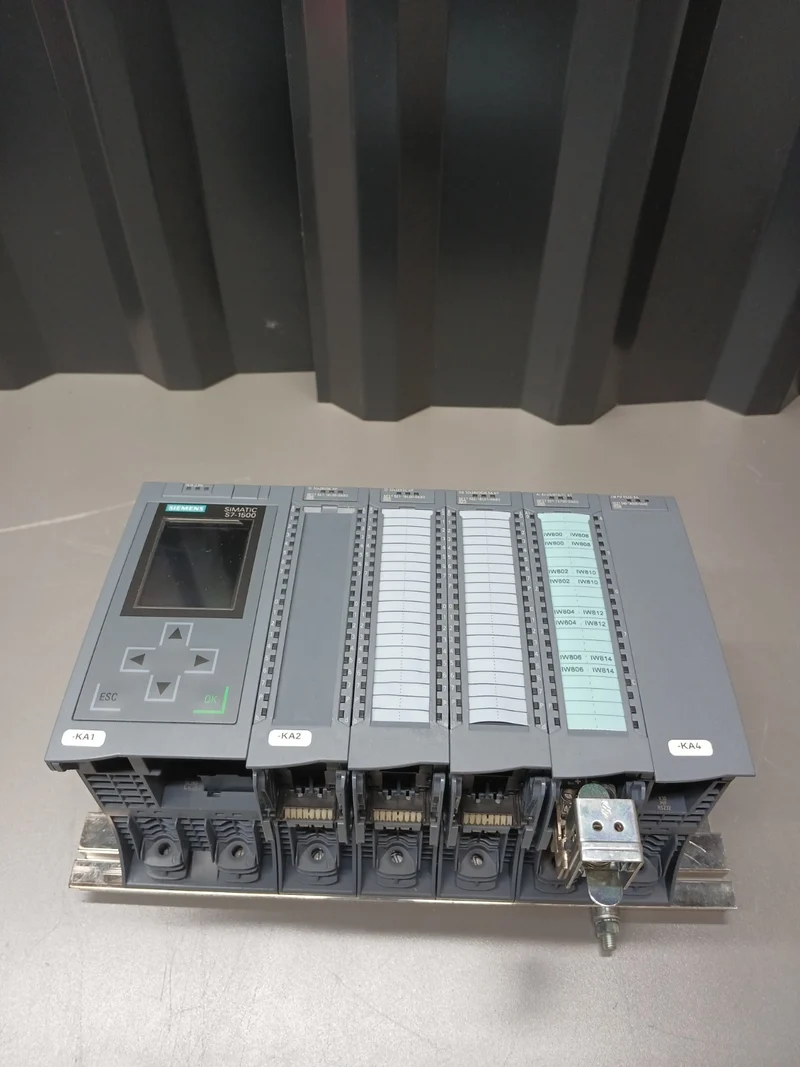 Siemens SIMATIC S7-1500 mit Zubehör siehe Info