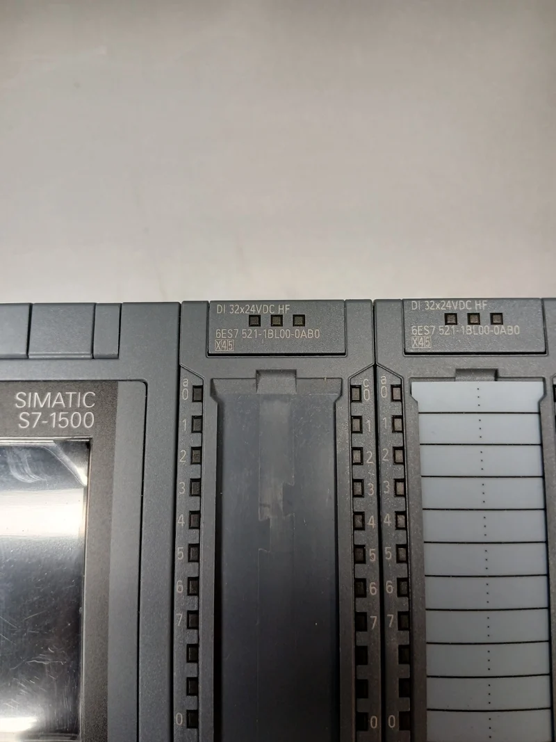 Siemens SIMATIC S7-1500 mit Zubehör siehe Info