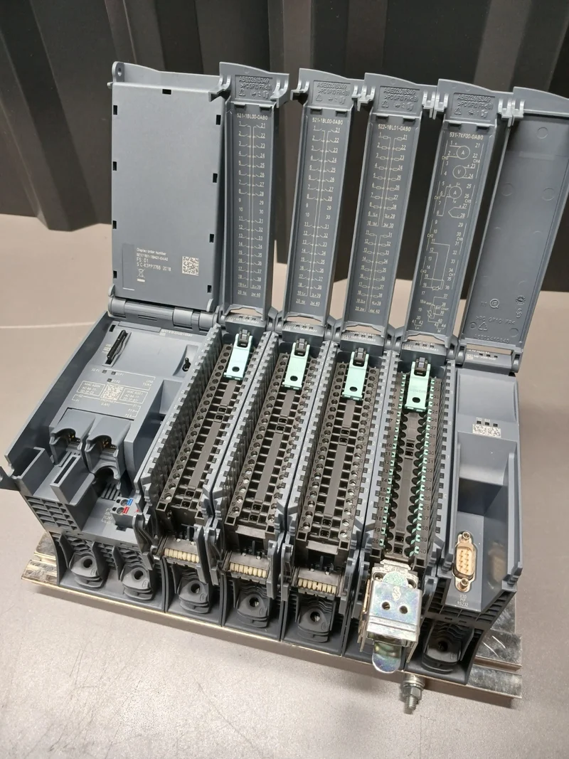 Siemens SIMATIC S7-1500 mit Zubehör siehe Info