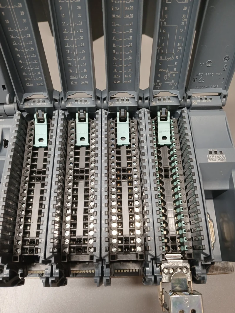 Siemens SIMATIC S7-1500 mit Zubehör siehe Info