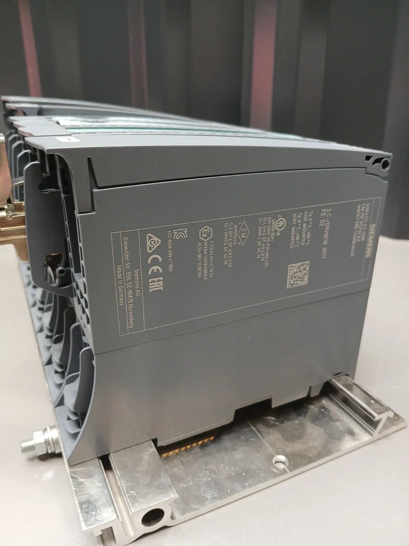 Siemens SIMATIC S7-1500 mit Zubehör siehe Info