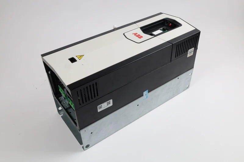 ABB ACS880-01-045A-3E200K473P909 auf Lager
