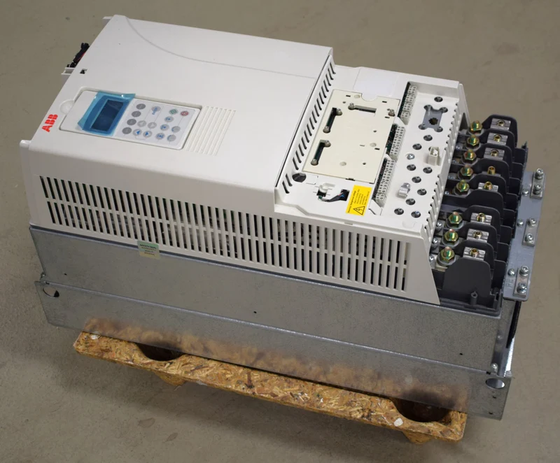 ABB ACS800-04-0070-3E200P904R700 auf Lager