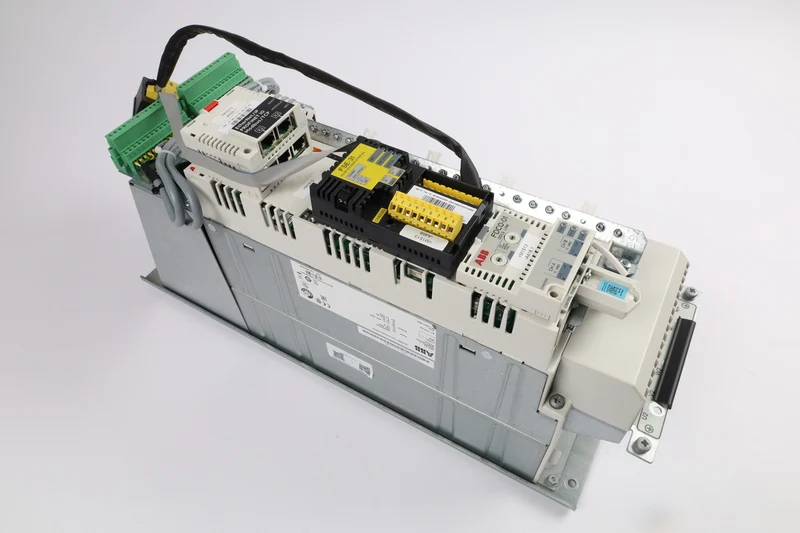 ABB ACS880-104-0025A-3P922 auf Lager
