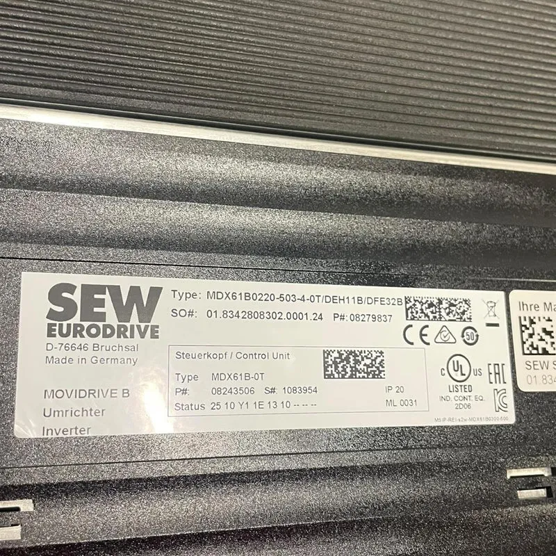 SEW Frequenzumrichter 380V 22kW SEW Eurodrive MDX61B0220-503-4-0T/DEH11B/DFE32B