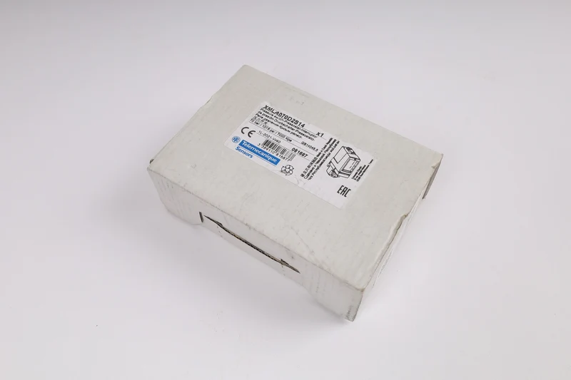 TELEMECANIQUE XMLA070D2S14 auf Lager