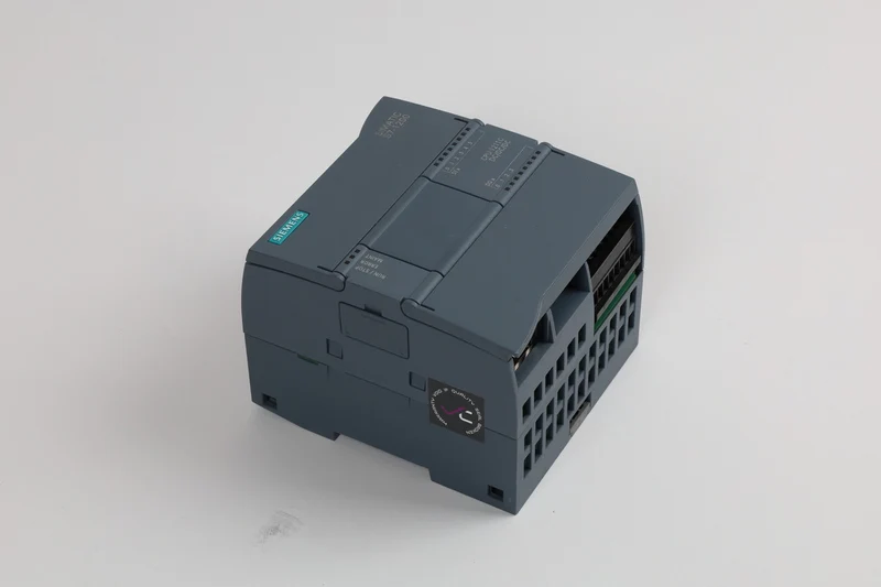 SIEMENS 6ES7211-1AD30-0XB0 auf Lager