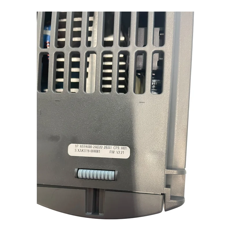 Siemens Frequenzumrichter 2.2kW Micromaster 440 6SE6440-2AD22-2BA1