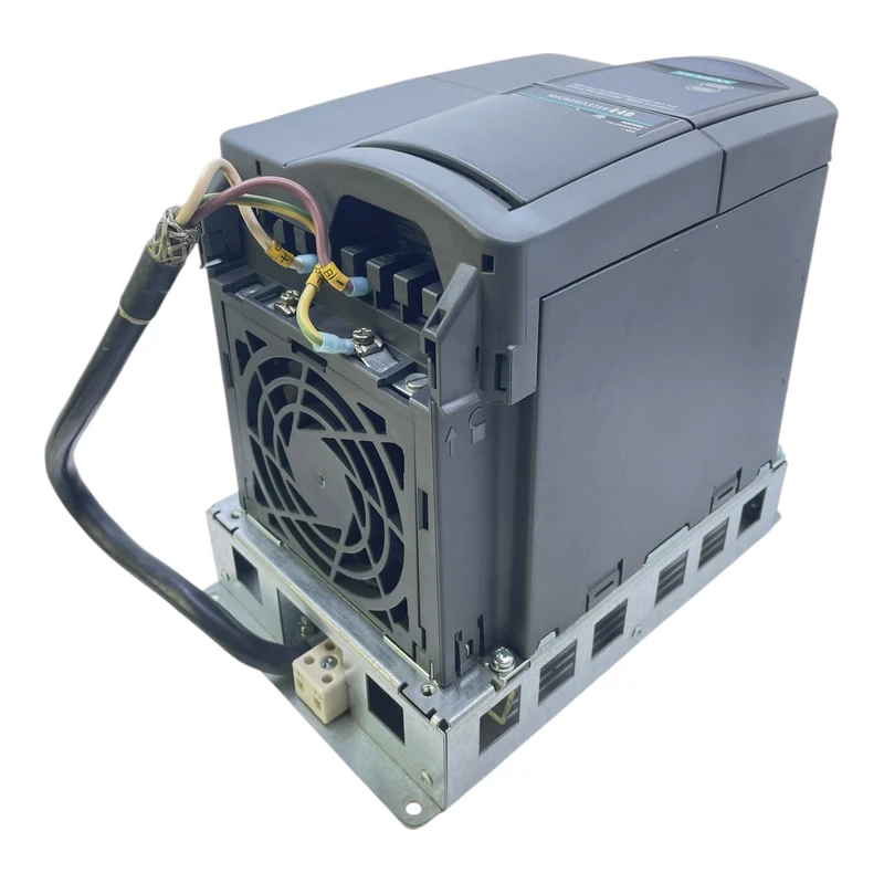 Siemens Frequenzumrichter 2,2kW Micromaster 440 6SE6440-2AD22-2BA1