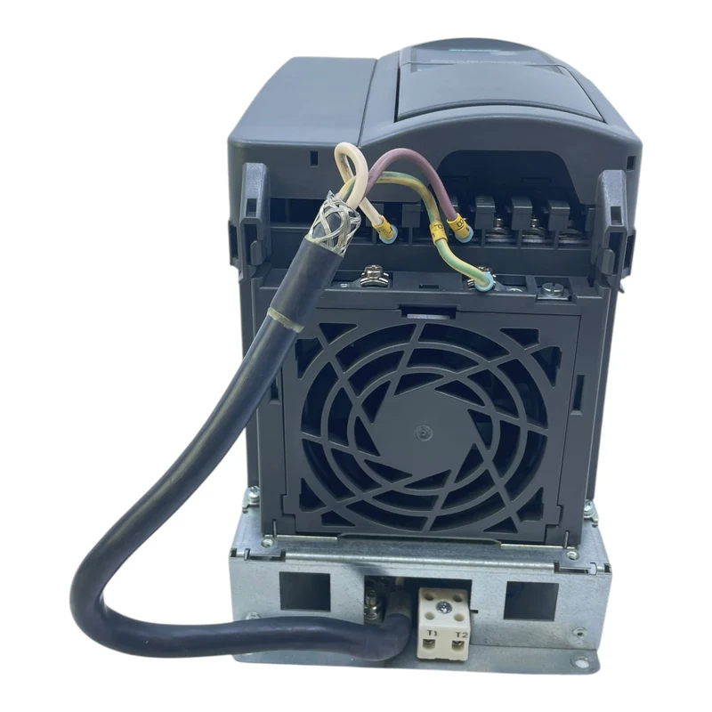 Siemens Frequenzumrichter 2,2kW Micromaster 440 6SE6440-2AD22-2BA1