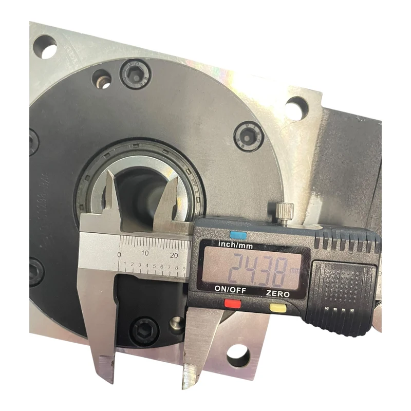 Siemens Servomotor 2,9Nm 1FT7064-1AK71-1CG1 Graessner Winkelgetriebe DynaGear