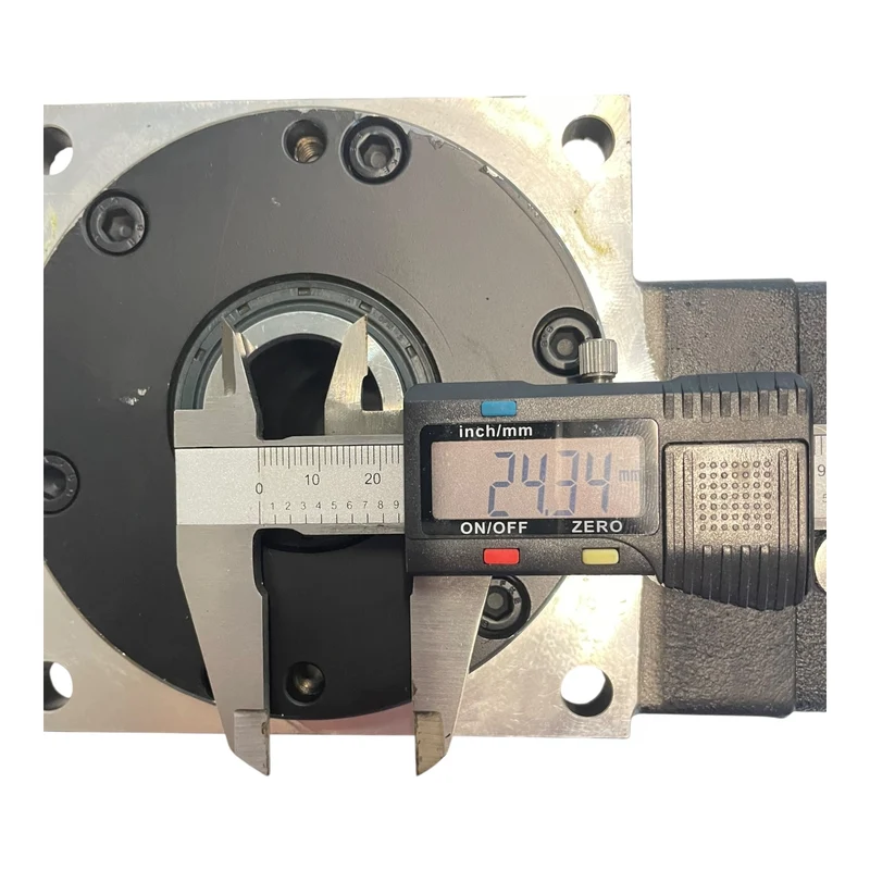 Siemens Servomotor 2,9Nm 1FT7064-1AK71-1CG1 Graessner Winkelgetriebe DynaGear