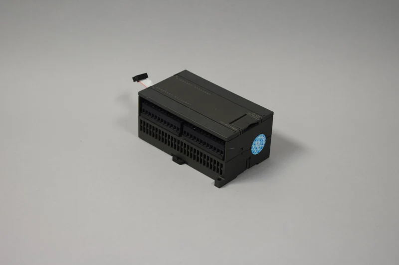 SIEMENS 6ES7223-1PL21-0XA0 auf Lager