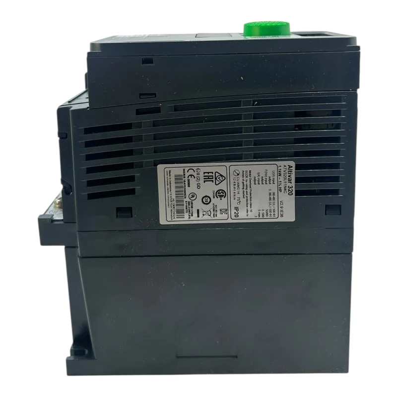 Schneider Frequenzumrichter 1,1kW 380V Altivar 320 ATV320U11N4C 3-phasig