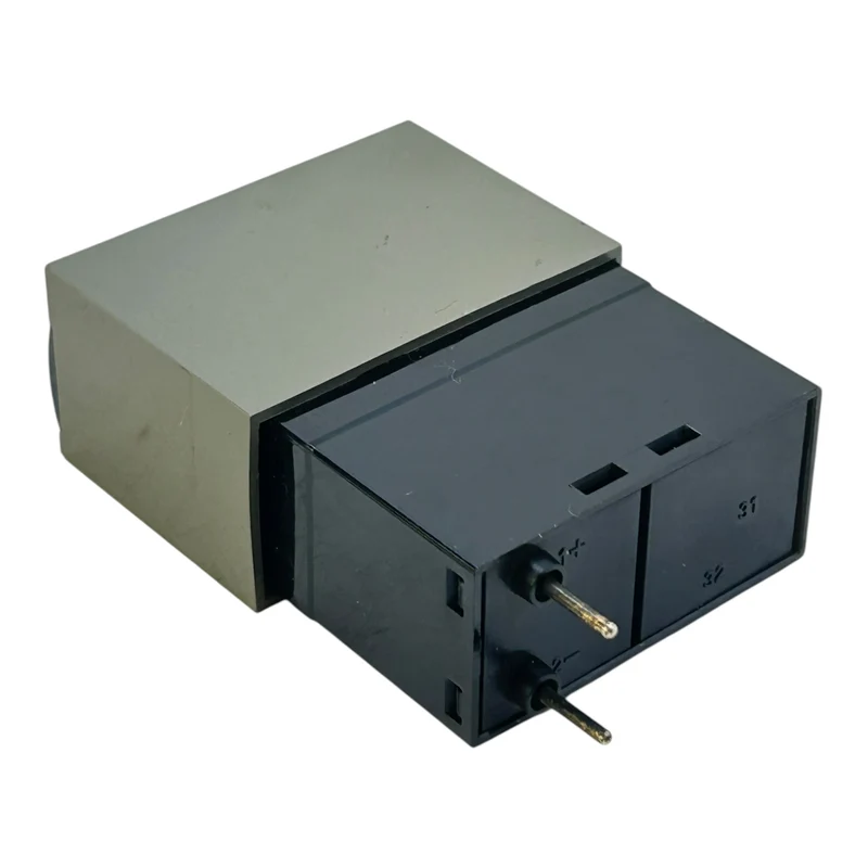 Hengstler Zähler Betriebsstundenzähler 24VDC 0478121 Industrie Stundenzähler