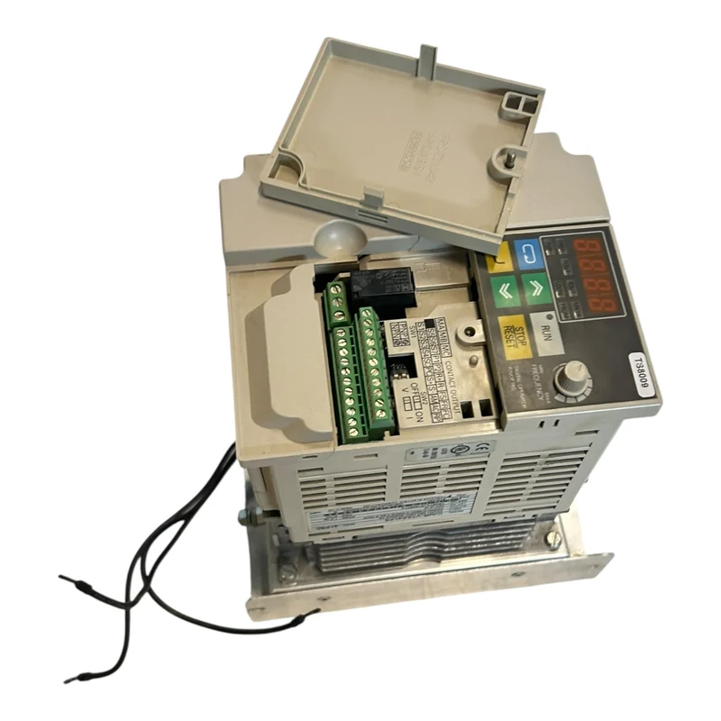 Omron Frequenzumrichter 3,7kVA 380V Varispeed V7 CIMR-V7AZ41P5 Industrie Einsatz