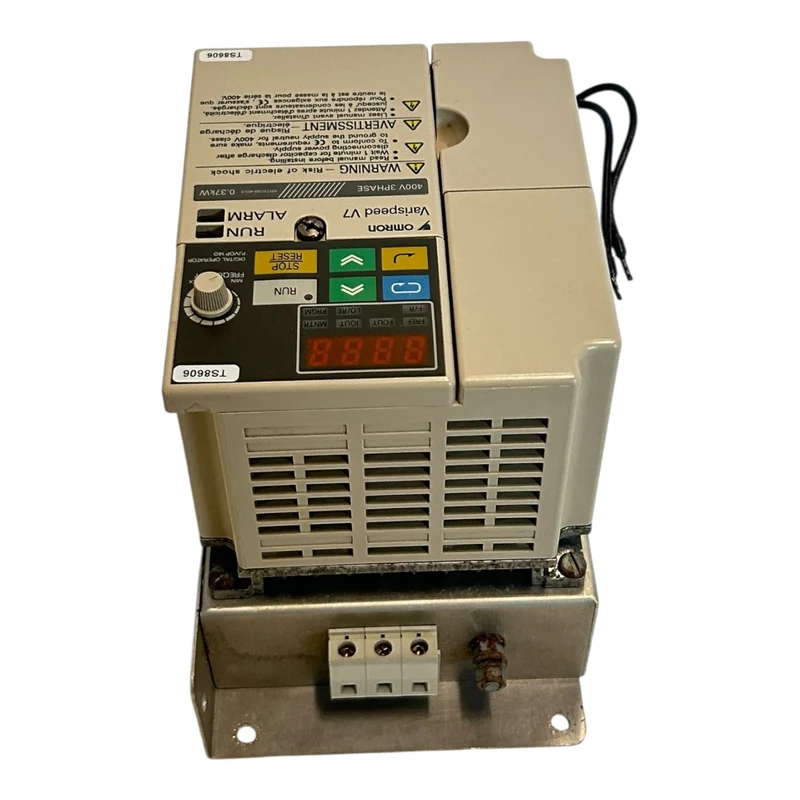 Omron Frequenzumrichter 0,9kVA 380V Varispeed V7 CIMR-V7AZ40P2 Industrie Einsatz