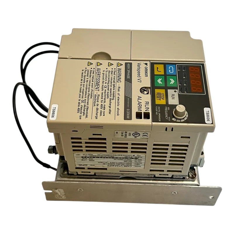 Omron Frequenzumrichter 0,9kVA 380V Varispeed V7 CIMR-V7AZ40P2 Industrie Einsatz