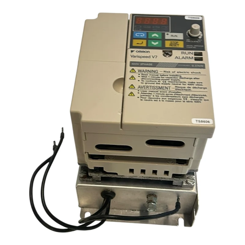 Omron Frequenzumrichter 0,9kVA 380V Varispeed V7 CIMR-V7AZ40P2 Industrie Einsatz