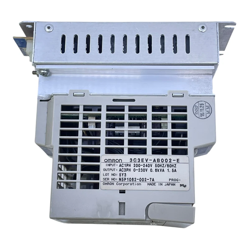 Omron Frequenzumrichter 0,2kW 3G3EV-AB002-E Sysdrive Inverter 200–240V