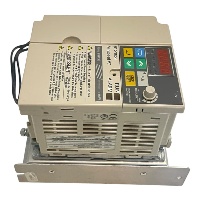 Omron Frequenzumrichter 0,9kVA 380V Varispeed V7 CIMR-V7AZ40P2 Industrie Einsatz