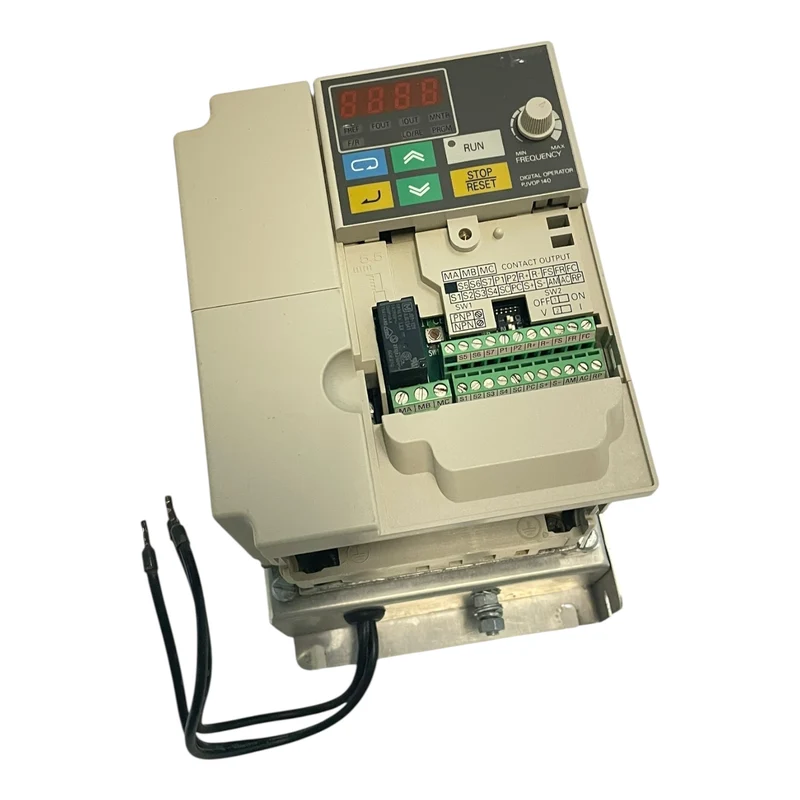 Omron Frequenzumrichter 0,9kVA 380V Varispeed V7 CIMR-V7AZ40P2 Industrie Einsatz