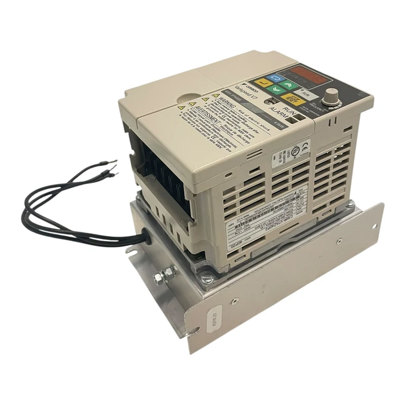 Omron Frequenzumrichter 0,9kVA 380V Varispeed V7 CIMR-V7AZ40P2 Industrie Einsatz