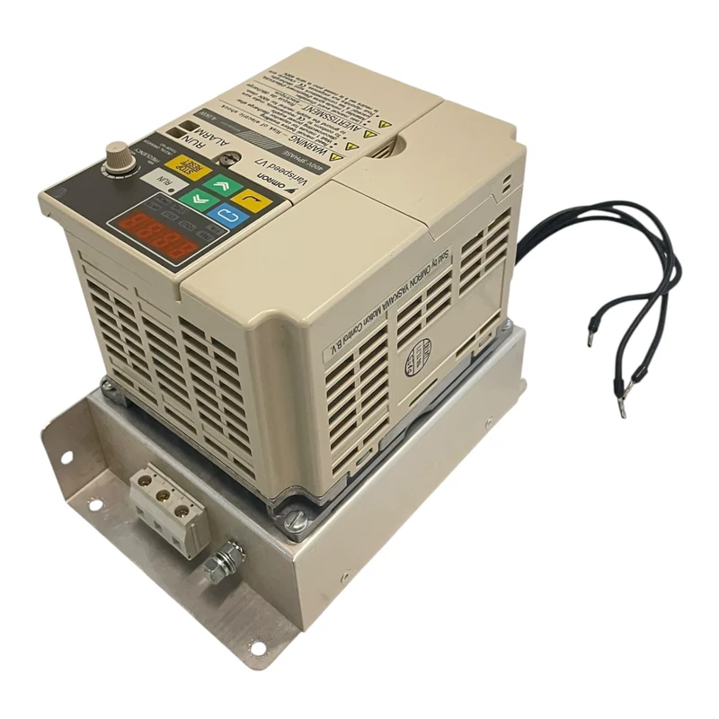 Omron Frequenzumrichter 0,9kVA 380V Varispeed V7 CIMR-V7AZ40P2 Industrie Einsatz
