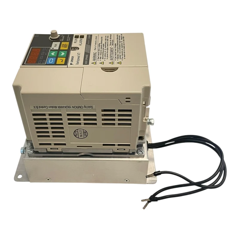Omron Frequenzumrichter 0,9kVA 380V Varispeed V7 CIMR-V7AZ40P2 Industrie Einsatz