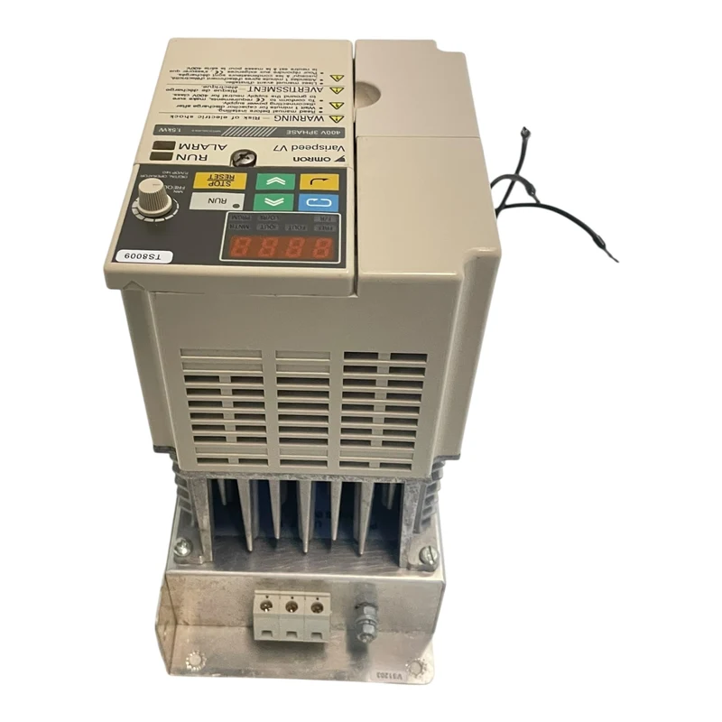 Omron Frequenzumrichter 3,7kVA 380V Varispeed V7 CIMR-V7AZ41P5 Industrie Einsatz
