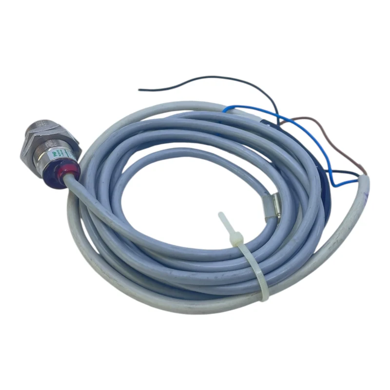 Induktiver Sensor PNP 10–30 V DC 200 mA M18 mit LED Anzeige - für Industrie