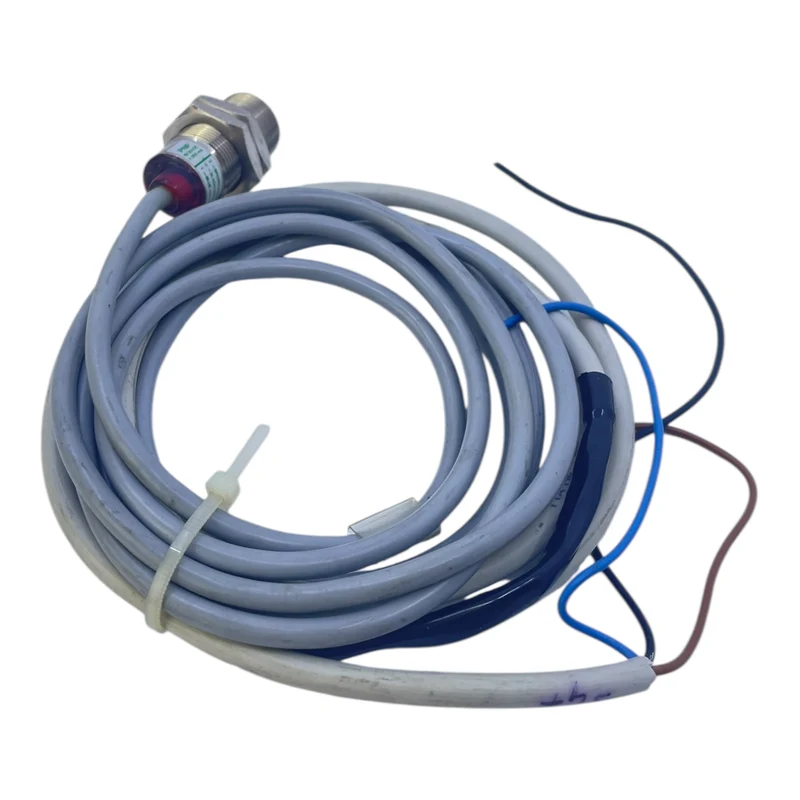 Induktiver Sensor PNP 10–30 V DC 200 mA M18 mit LED Anzeige - für Industrie